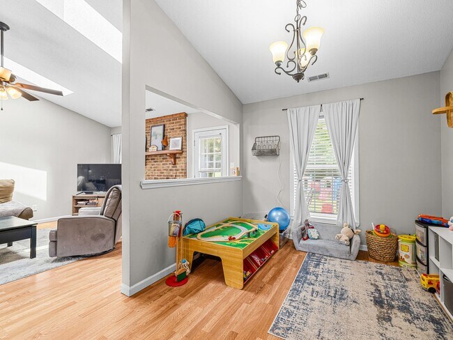Building Photo - Raintree Subdivision