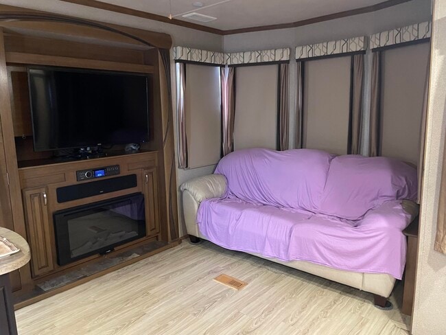 Building Photo - 6099 Overseas Hwy