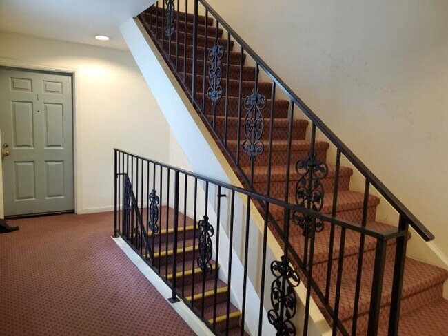 Building Photo - 3 bedroom in San Francisco CA 94117