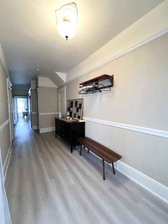 Building Photo - 549 6th Ave