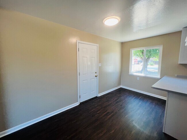 Building Photo - 8893 Kelsey Dr