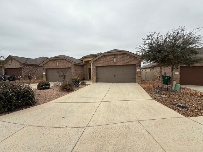Building Photo - Modern Duplex in Prime Location