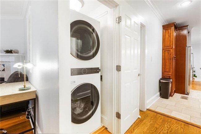 Building Photo - 71 17th St NE