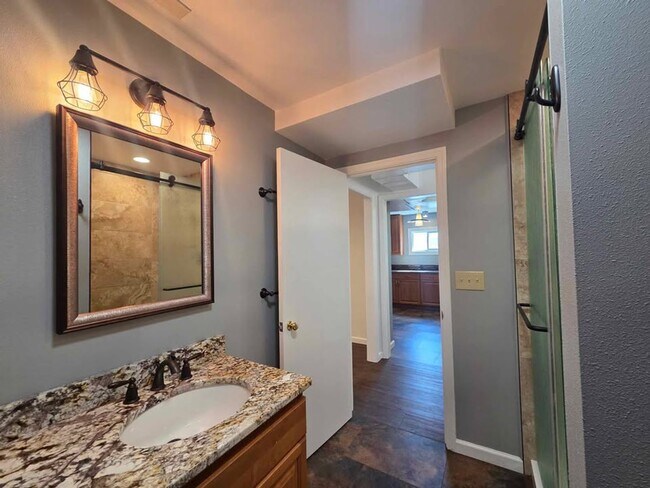 Building Photo - Quiet Rental in Waterville with Garden!