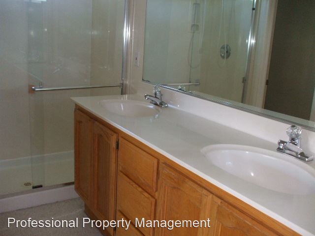 Building Photo - 3 br, 2.5 bath House - 226 Pacific Oak Court