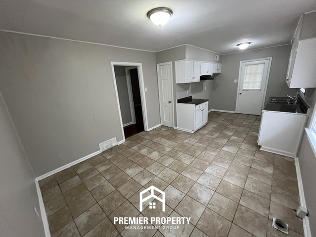 Building Photo - 3816 Cazassa Rd