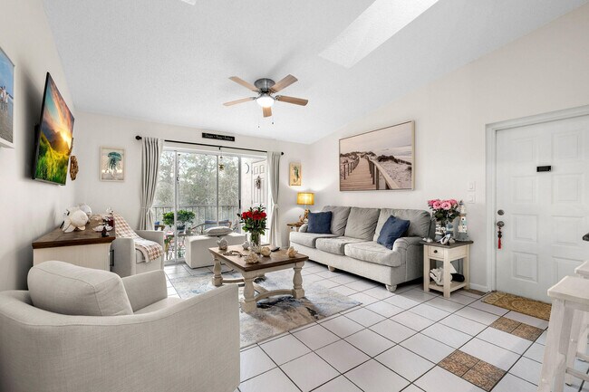 Building Photo - 2502 SE Anchorage Cove