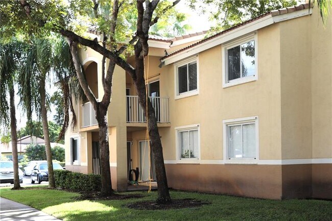 Building Photo - 2640 S University Dr