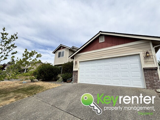 Building Photo - Newly Updated 5-Bedroom Home in Quiet Span...