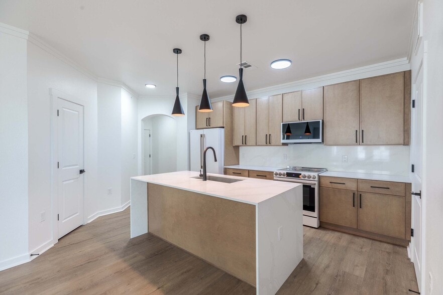 Five810 Southlands, Aurora, CO, Kitchen - Five810 Southlands