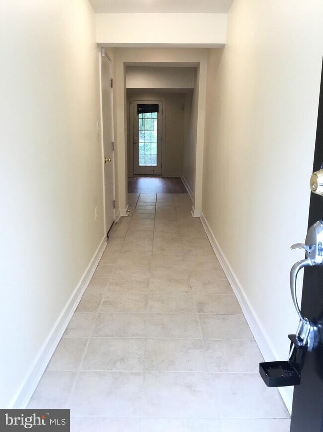 Building Photo - 13312 Sheffield Manor Dr