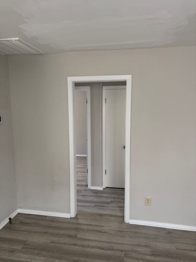 Building Photo - Completely renovated 2 bedroom in desirable North Augusta Neighborhood