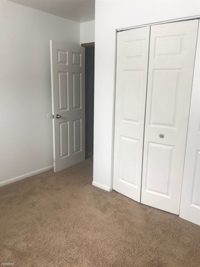 Building Photo - 1450 42nd St SE