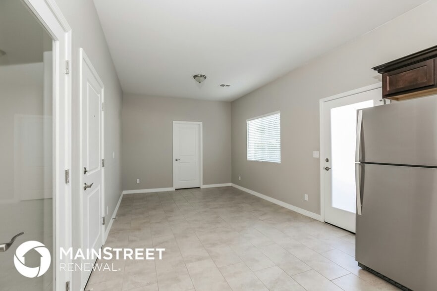 Building Photo - 2000 N 36th St