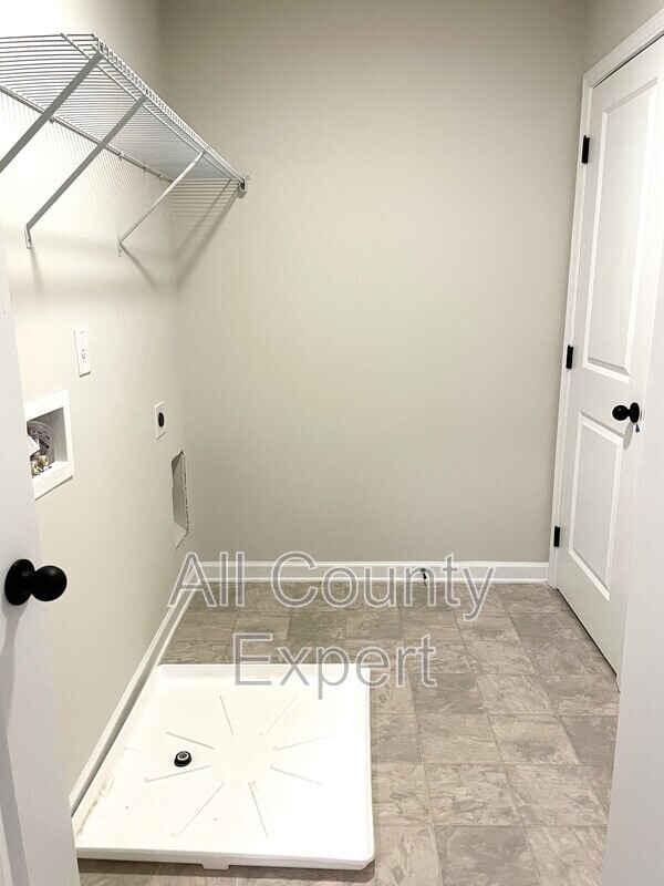 Building Photo - 414 Fox Crk Dr