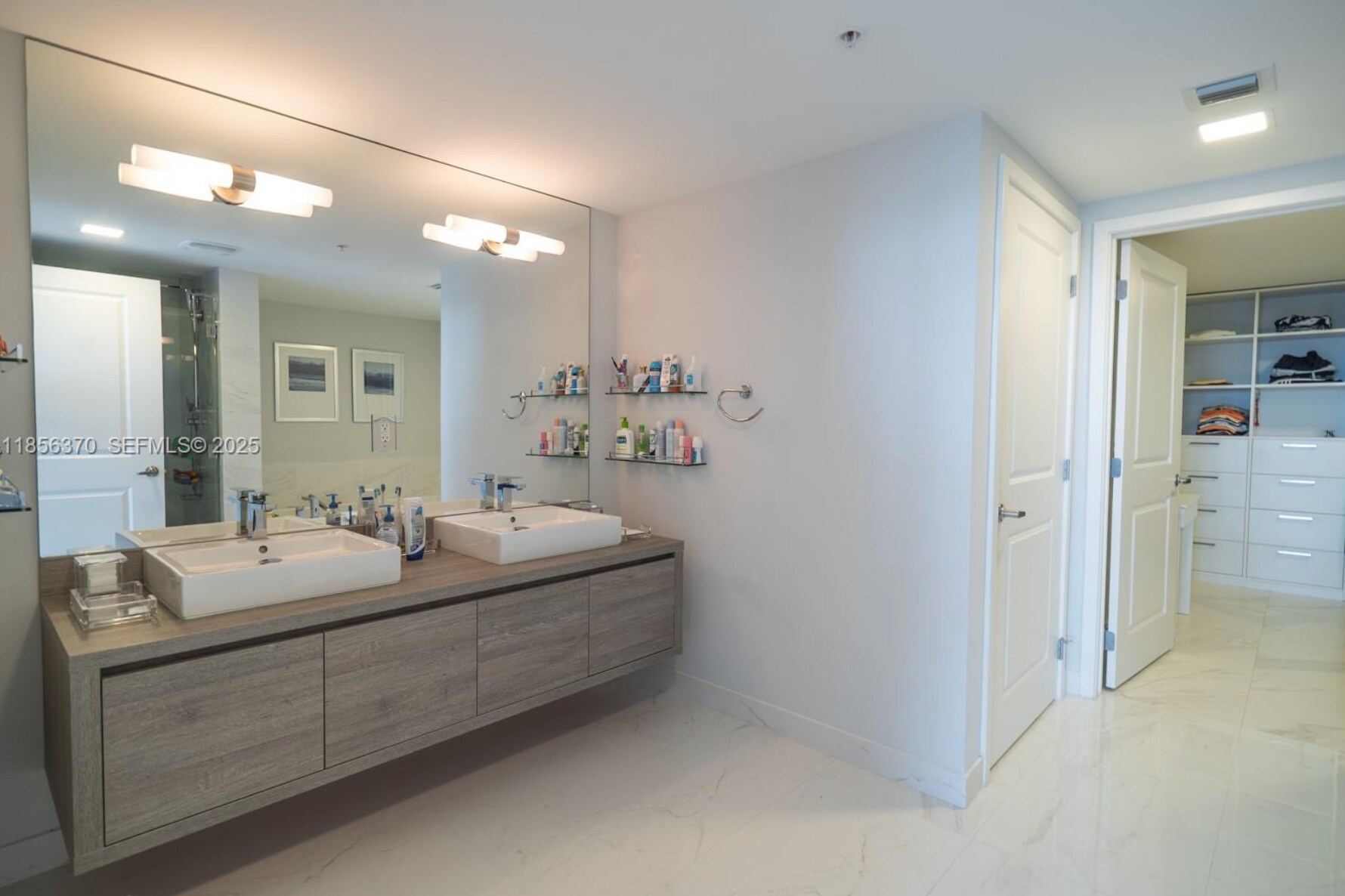 Building Photo - 400 Sunny Isles Blvd