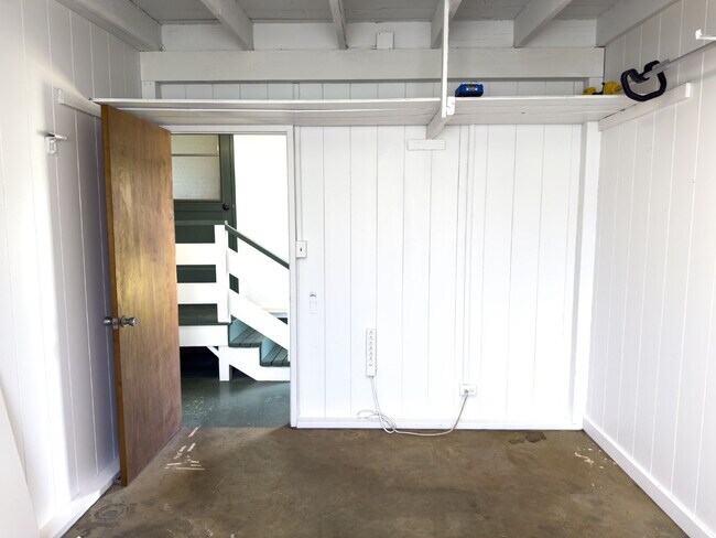 Building Photo - Welcome Home to Waimanalo!