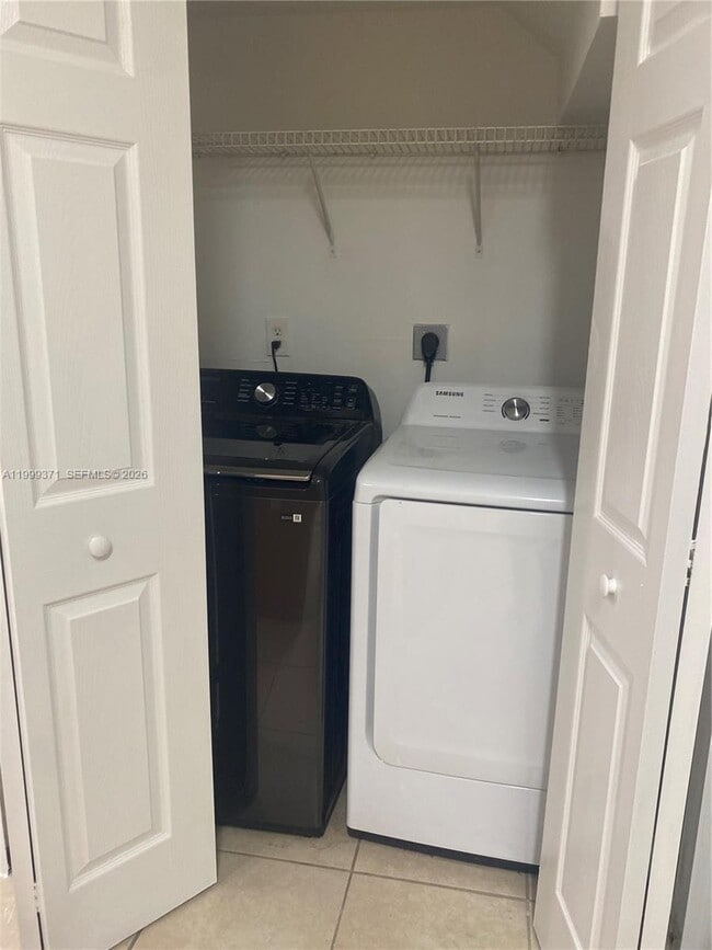 Building Photo - 2953 SE 15th Terrace