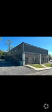 Building Photo - 307 Rebecca St