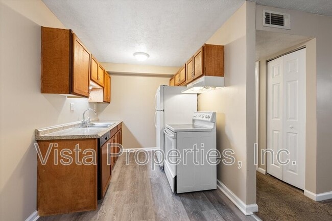 Building Photo - 4119 Glen Hill Manor Dr