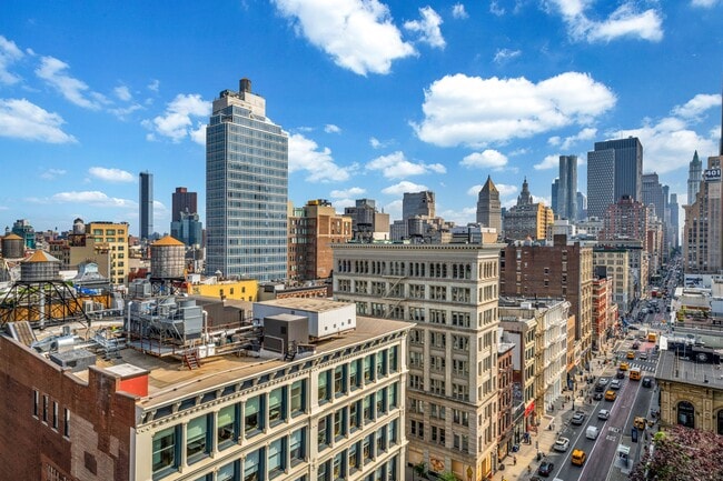 Building Photo - 473 Broadway