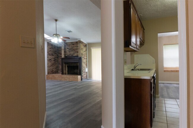 Building Photo - 8643 Causeway Dr