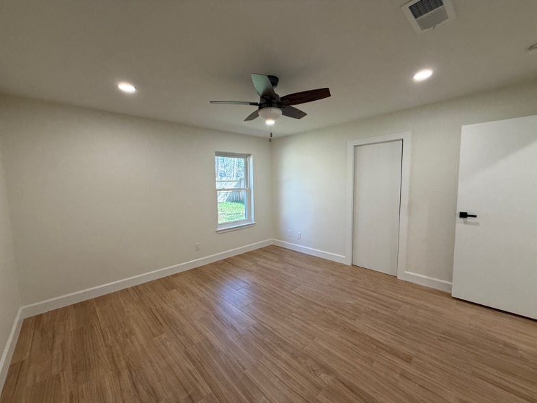 Building Photo - 1 Redberry Ct