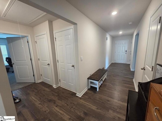 Building Photo - 3045 Hickory Rdg Trl