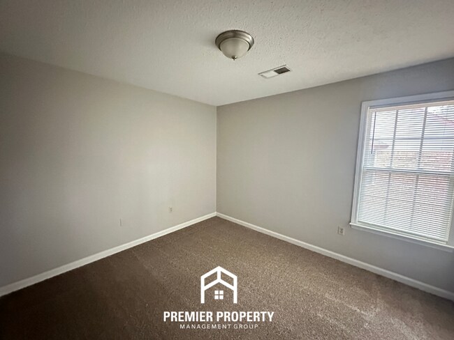 Building Photo - 6764 Henredon Dr