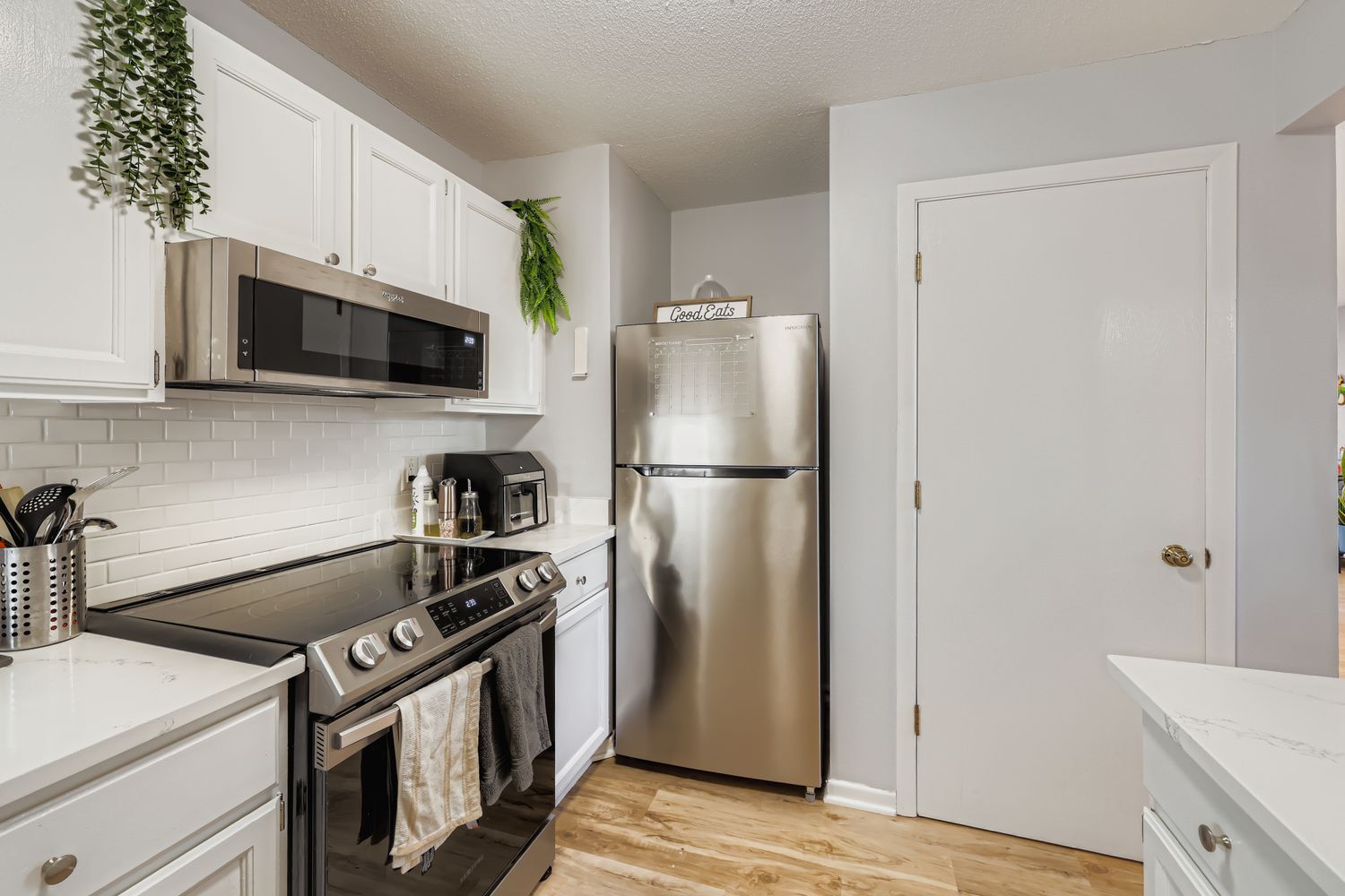 Building Photo - 2250 Ridge Dr