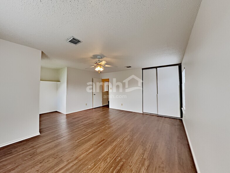 Building Photo - 8302 Parry Path