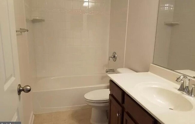 BASEMENT BATH - 3632 Bancroft Rd