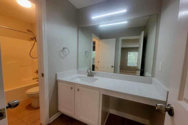 Building Photo - 3110 Crest Ridge Cir SW