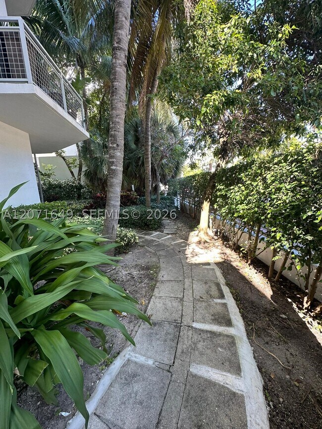 Building Photo - 7728 Collins Ave