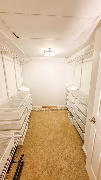 Building Photo - 44 W Broadway