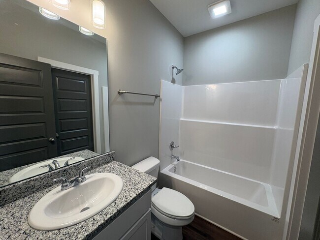 Building Photo - 184 Johnson Dr Ext