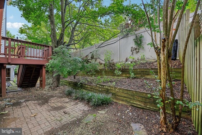 Building Photo - 633 Baystone Ct