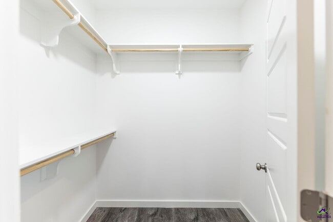 Building Photo - 100 Leisure Pointe Rd