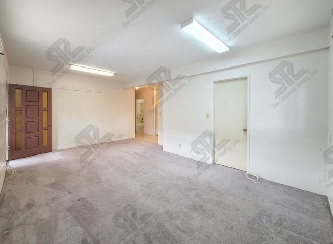 Building Photo - Ground Floor Rental in Kalihi - 1BR / 1Bath / 1Pkg