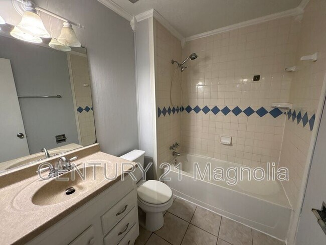 Building Photo - 3346 Ravenwood Dr