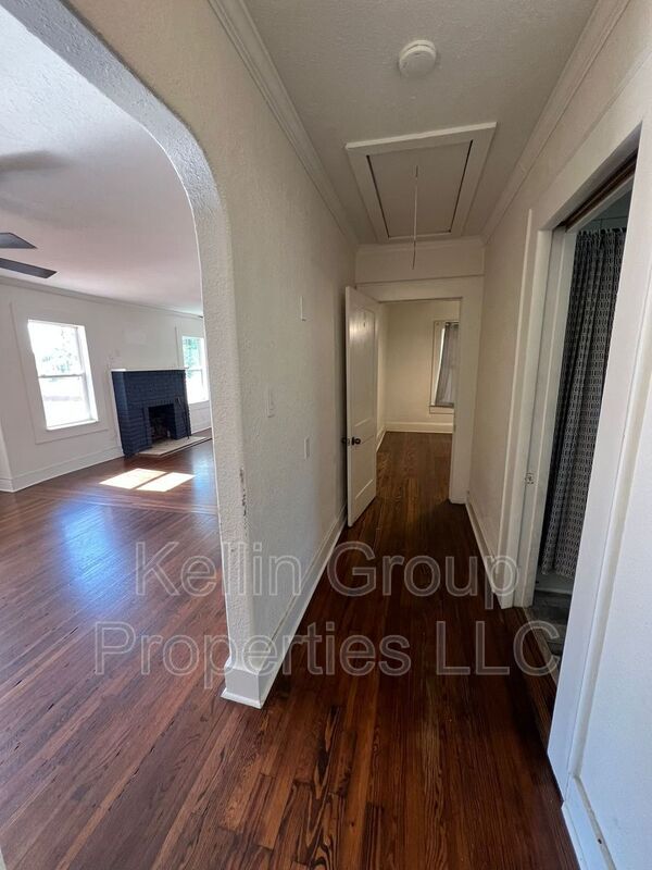 Building Photo - 129 Tuscarora St