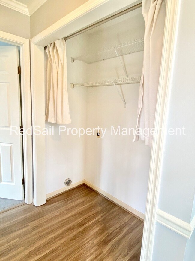 Building Photo - Yorktown Crossing Townhouse!!!