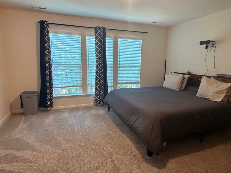 Primary - 3022 Newfields Pl