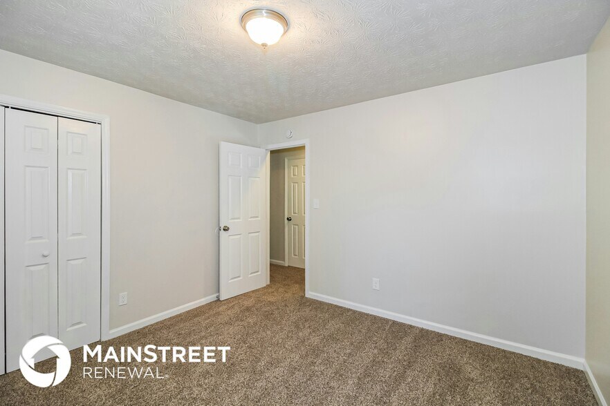 Building Photo - 785 Redland Dr