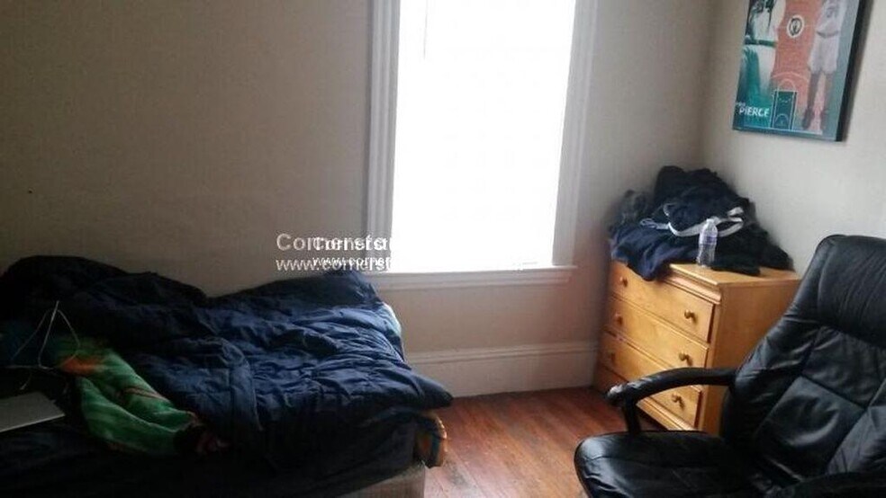 Building Photo - 54 Calumet St