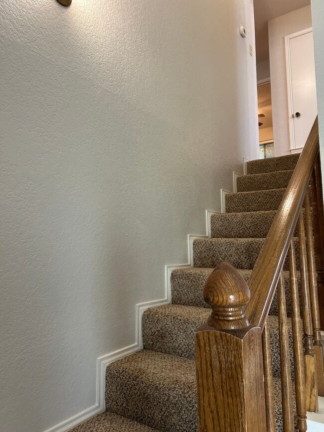 Building Photo - Beautiful 3 Bedroom, 2.5 Bathroom Townhome...