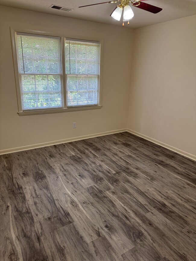 Building Photo - 435 N Church St