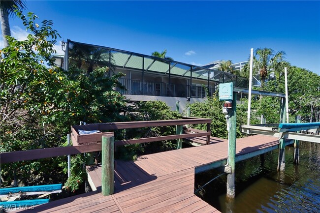 Building Photo - 27091 Flamingo Dr