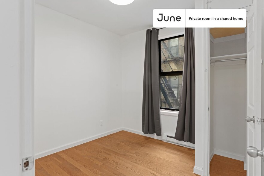 Building Photo - Private bedroom in 3 bed/1 bath Home