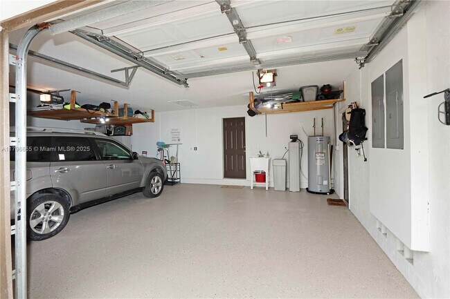 Building Photo - 3140 Fairways Dr